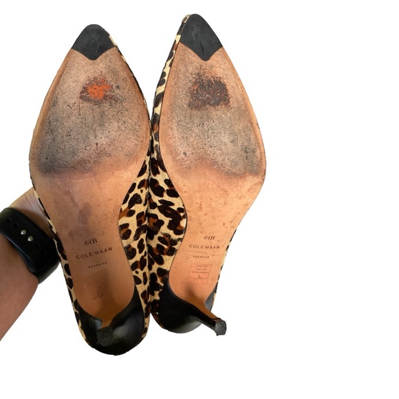 COLE HAAN calf skin / fur kitten heels. Animal / leopard  print. Size 6.5. - Picture 7 of 11